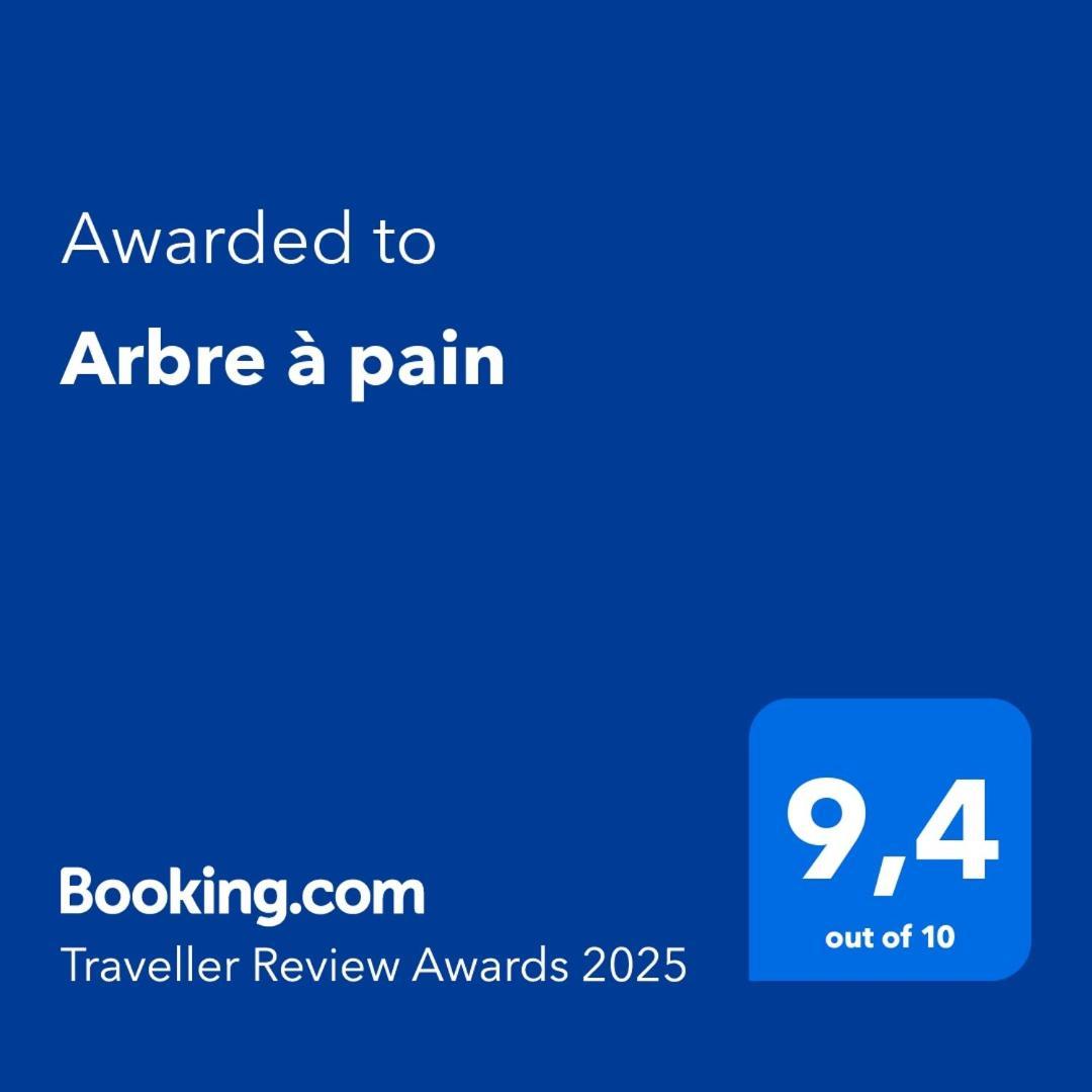 ホテル Arbre A Pain Bras-Panon エクステリア 写真